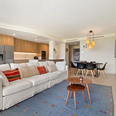 Sale of ground floor apartment in Benahavís