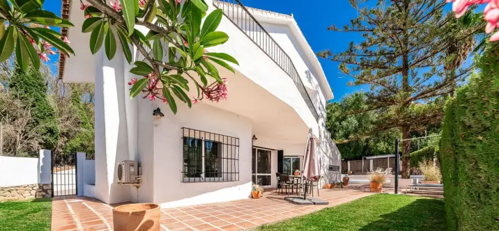 Venta de villa independiente en El Coto 3