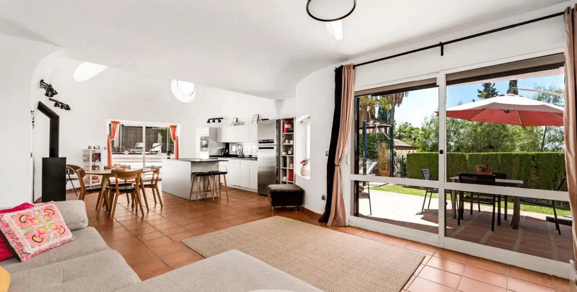 Продажа  отдельно стоящей виллы в El Coto 7