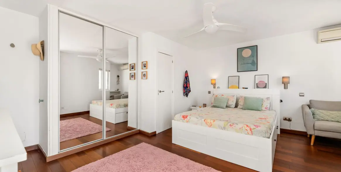 Продажа  отдельно стоящей виллы в El Coto 19