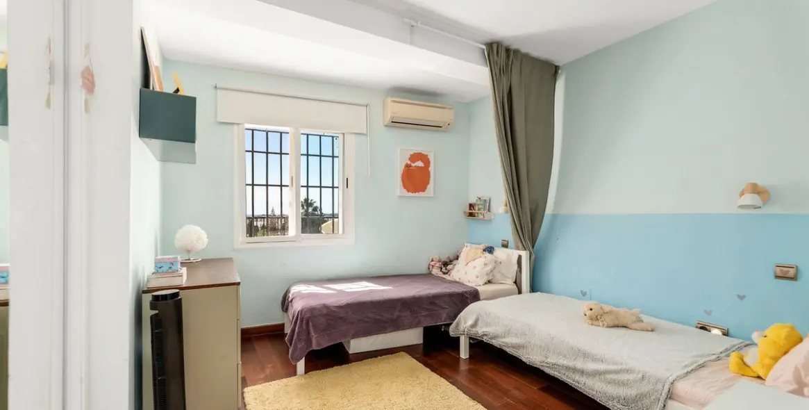 Venta de villa independiente en El Coto 24