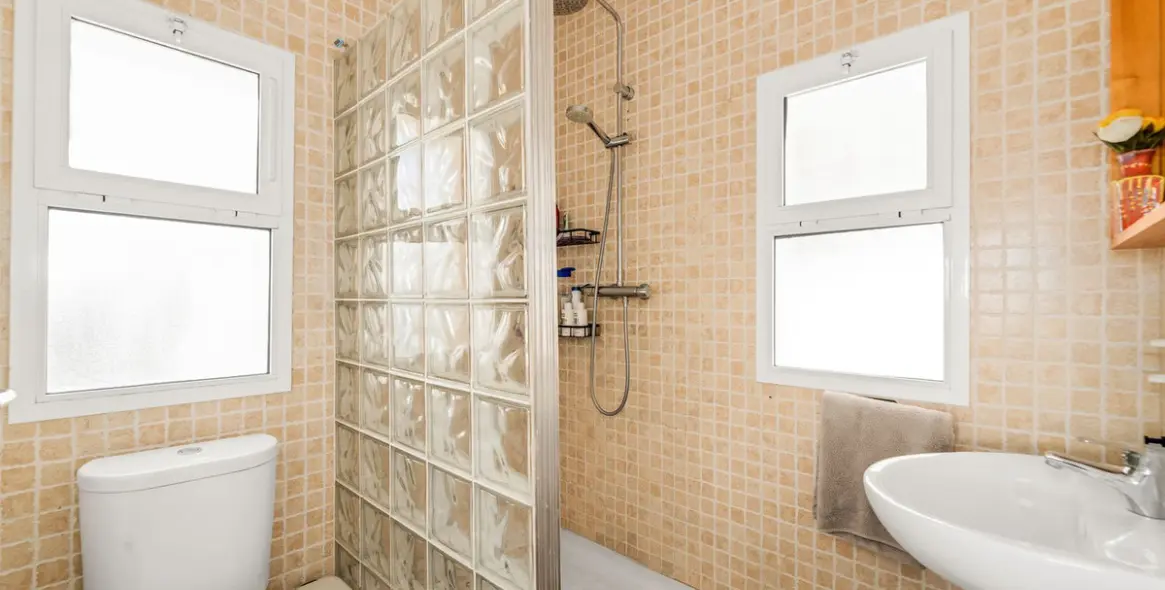 Venta de villa independiente en El Coto 29