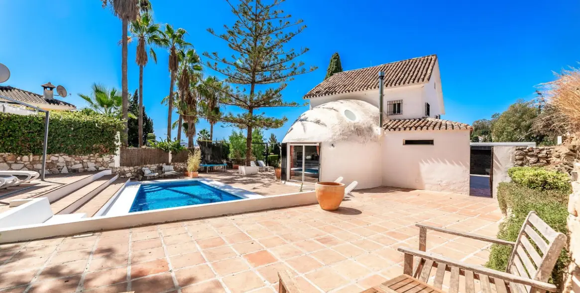 Venta de villa independiente en El Coto 33