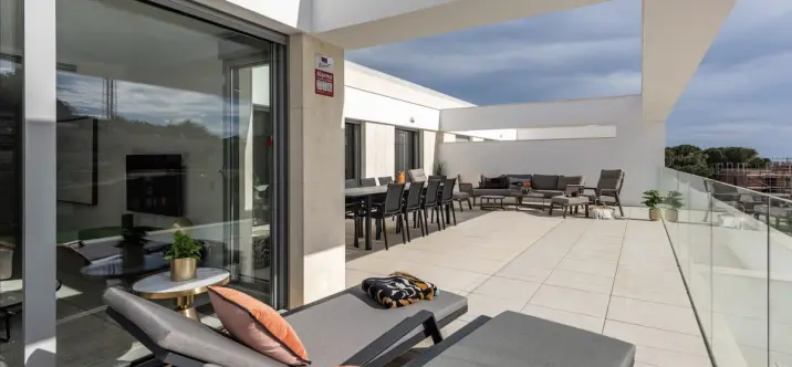 Sale of penthouse in Elviria 0
