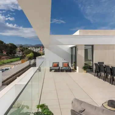 Sale of penthouse in Elviria