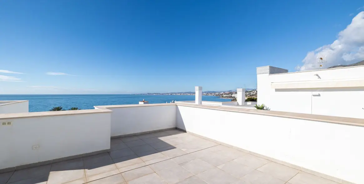 Sale of penthouse in Benalmadena Costa 1