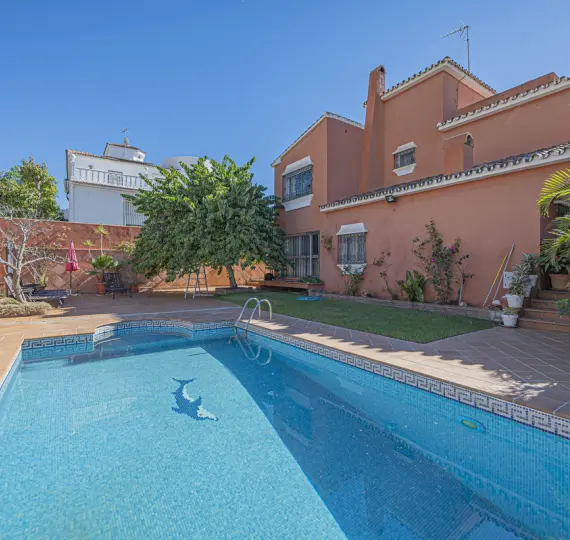 Oтдельно стоящая вилла R5206330