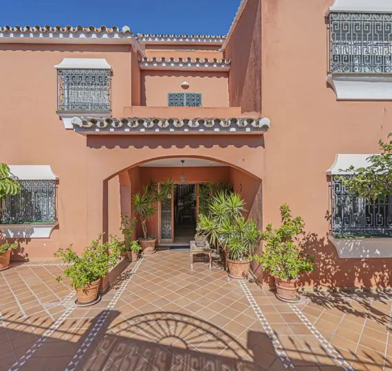 Oтдельно стоящая вилла R5206330