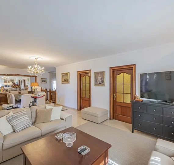 Oтдельно стоящая вилла R5206330