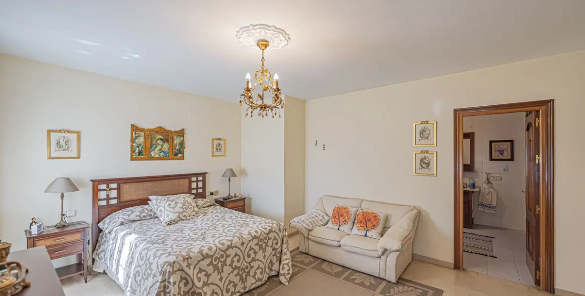 Продажа  отдельно стоящей виллы в Marbella (район Marbella) 18