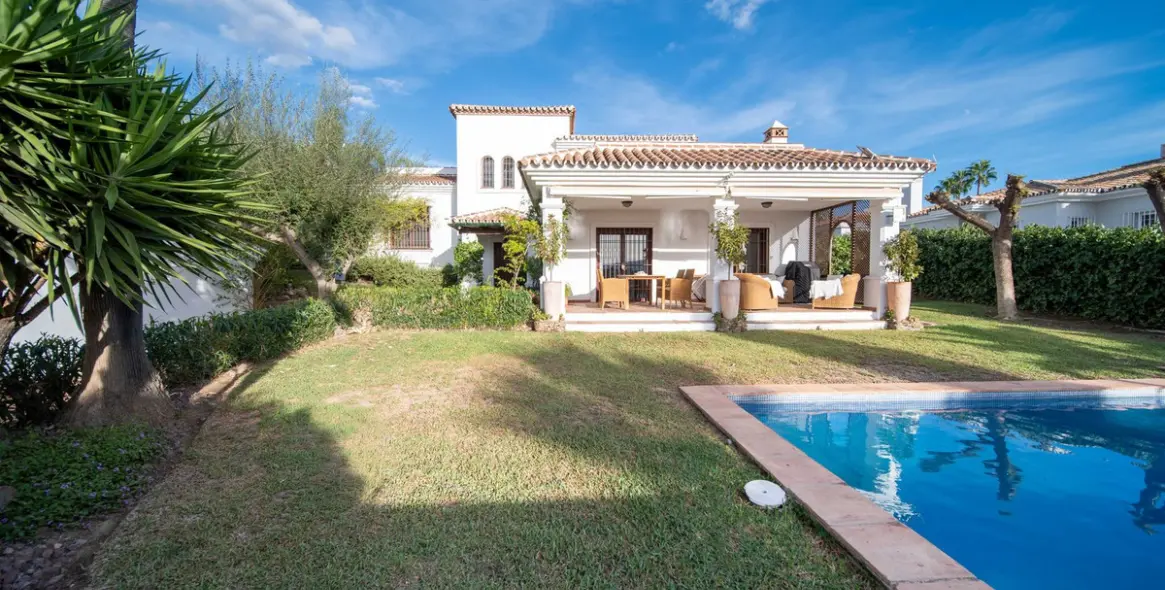 Продажа  отдельно стоящей виллы в Mijas Golf 5