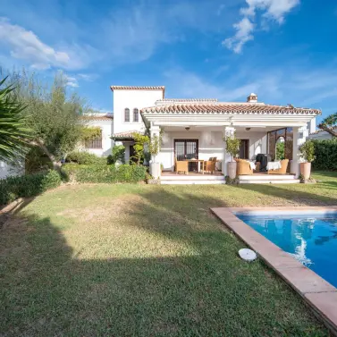 Продажа  отдельно стоящей виллы в Mijas Golf