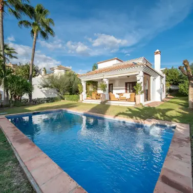 Продажа  отдельно стоящей виллы в Mijas Golf