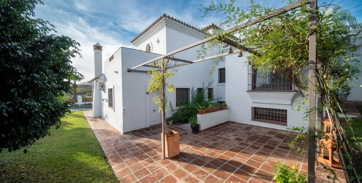 Продажа  отдельно стоящей виллы в Mijas Golf 8