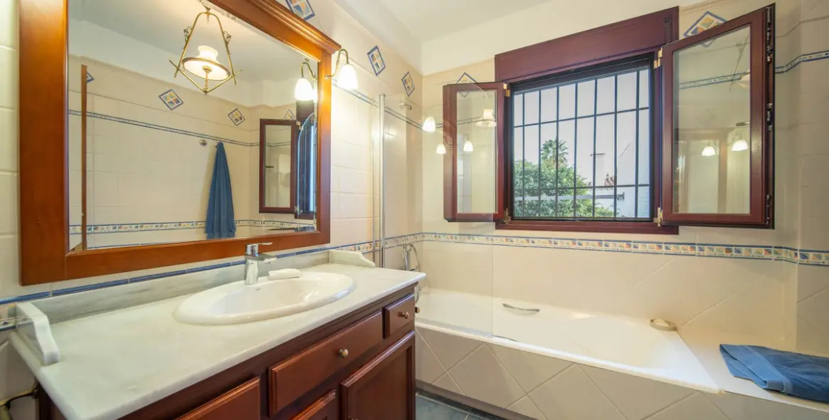 Продажа  отдельно стоящей виллы в Mijas Golf 14