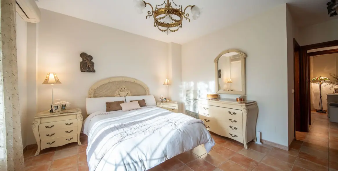 Продажа  отдельно стоящей виллы в Mijas Golf 24