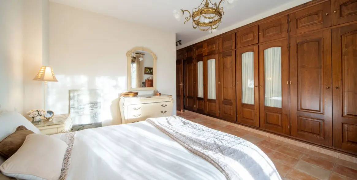 Продажа  отдельно стоящей виллы в Mijas Golf 25