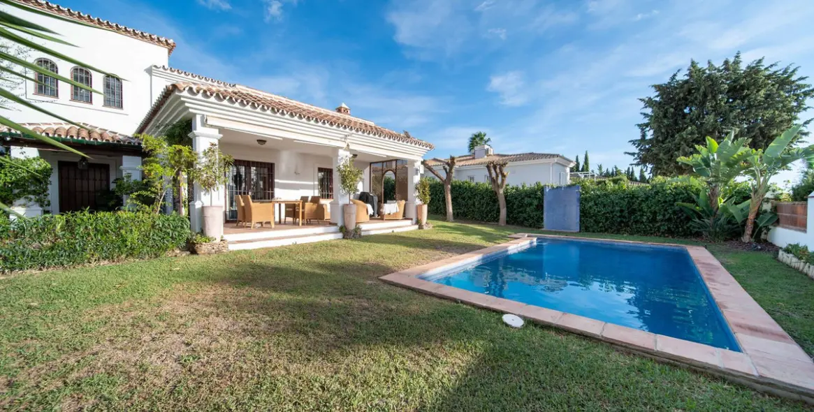 Продажа  отдельно стоящей виллы в Mijas Golf 39