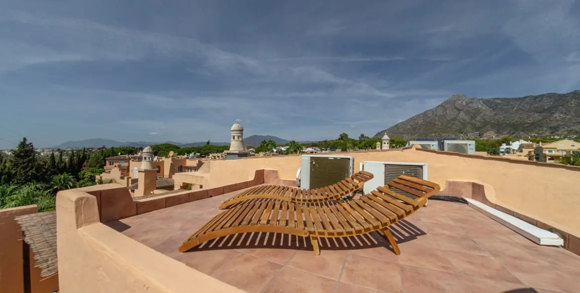 Продажа дома на две семьи в Nagüeles 5