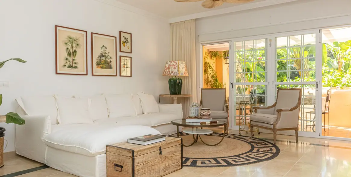 Продажа дома на две семьи в Nagüeles 7