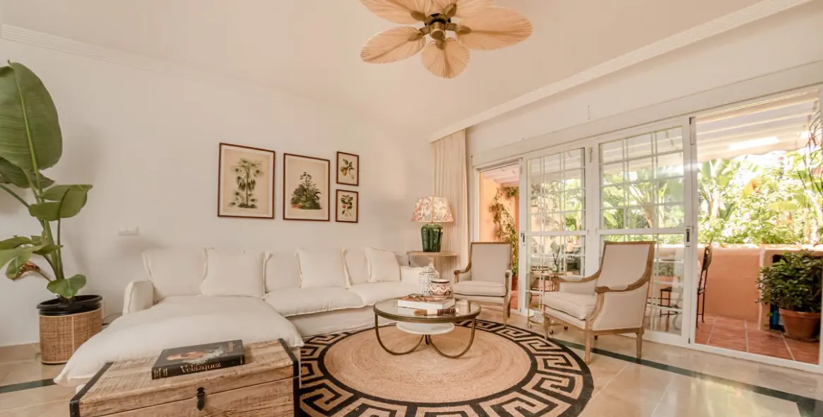 Продажа дома на две семьи в Nagüeles 8