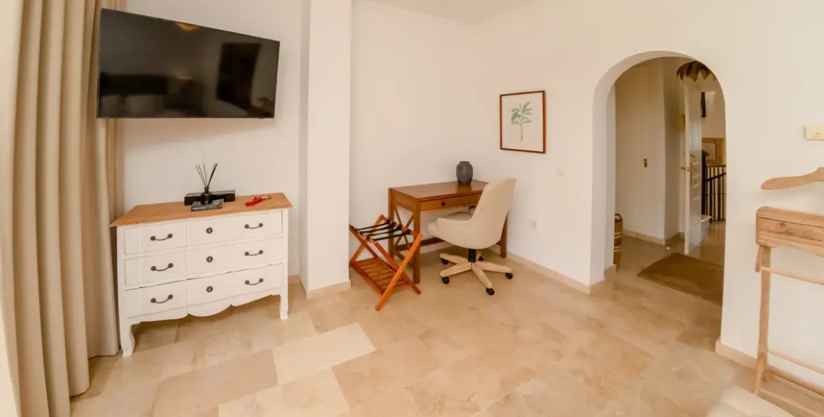 Sale of semi-detached house in Nagüeles 33