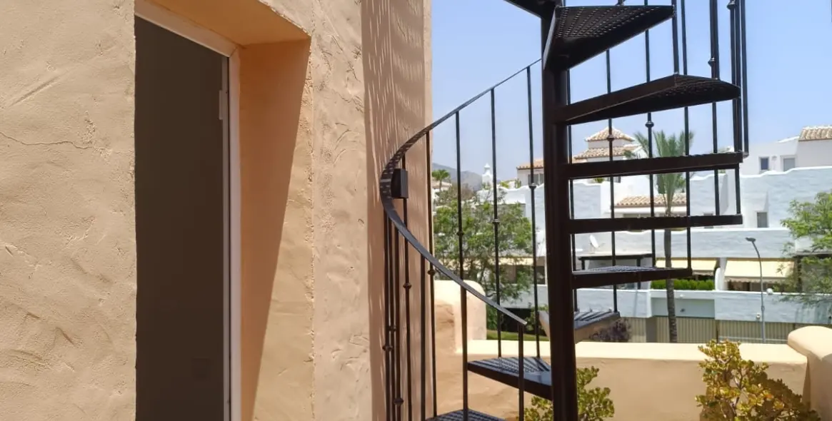 Sale of semi-detached house in Nagüeles 45