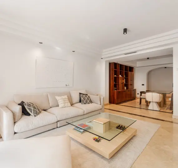 Sale of middle floor apartment in Sierra Blanca