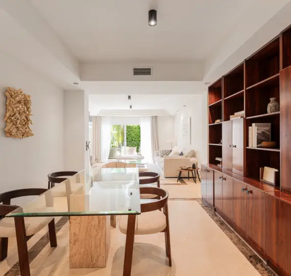 Sale of middle floor apartment in Sierra Blanca