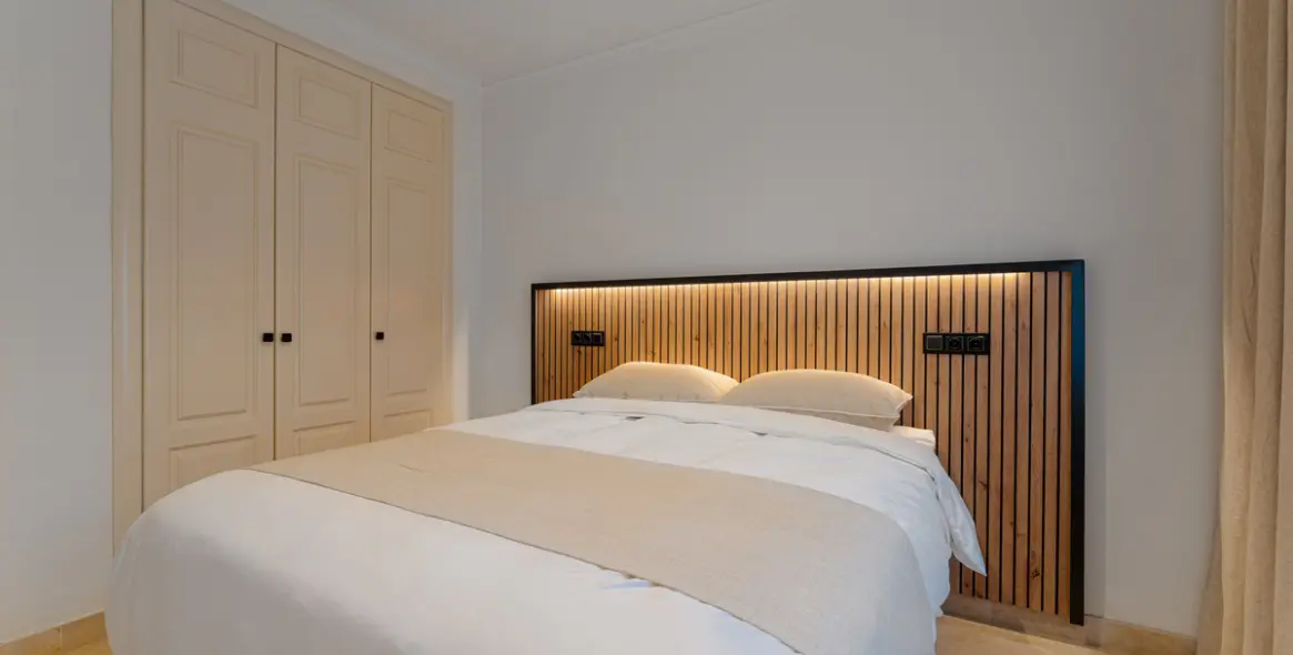 Sale of middle floor apartment in Sierra Blanca 16