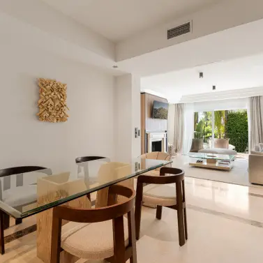 Venta de apartamento en planta media en Sierra Blanca