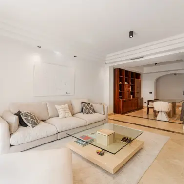 Venta de apartamento en planta media en Sierra Blanca