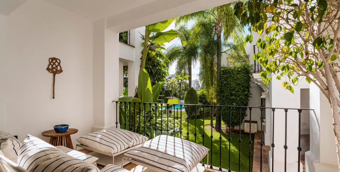 Продажа апартаментов на среднем этаже в Sierra Blanca 6