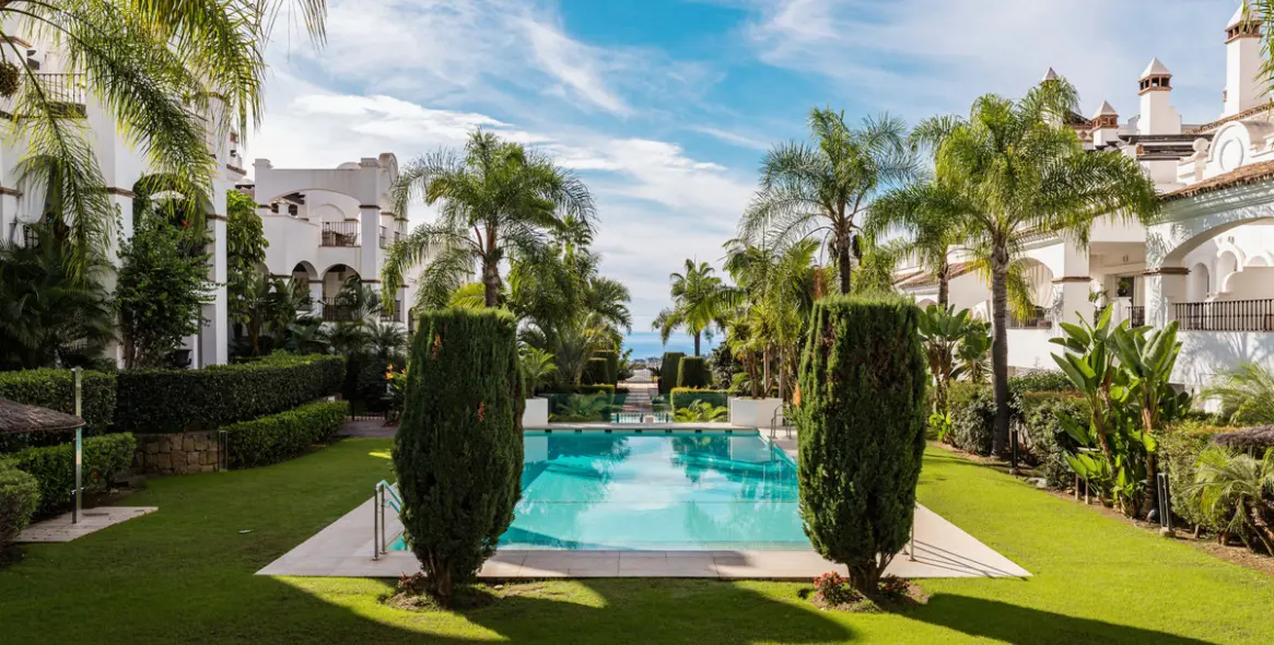 Продажа апартаментов на среднем этаже в Sierra Blanca 21