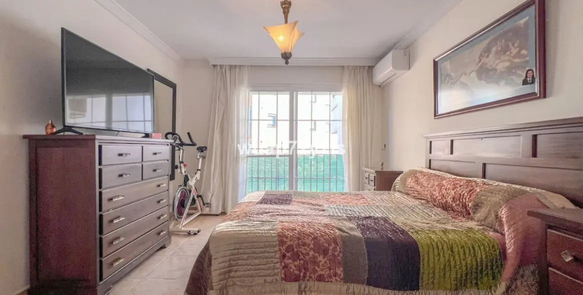 Продажа дома на две семьи в Estepona 13