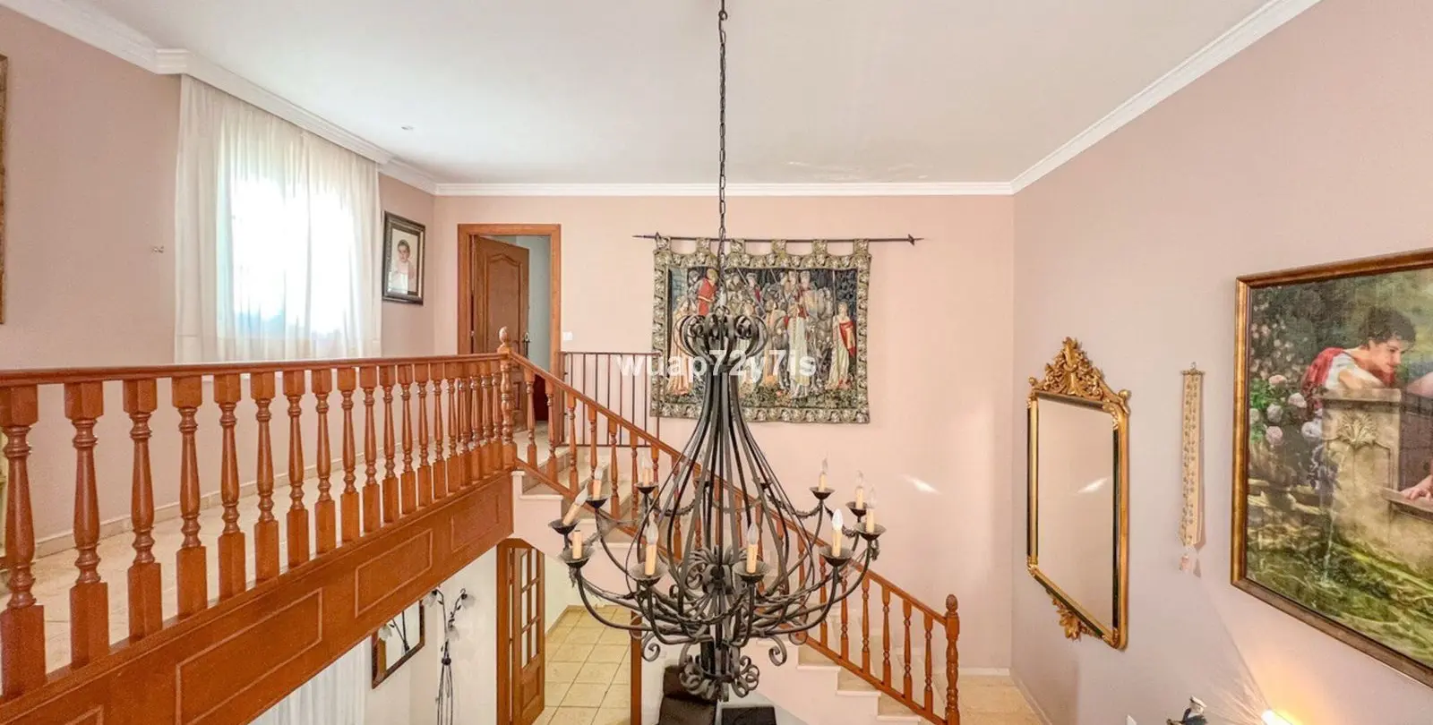 Продажа дома на две семьи в Estepona 4