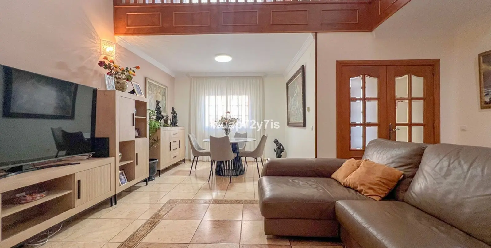 Продажа дома на две семьи в Estepona 7