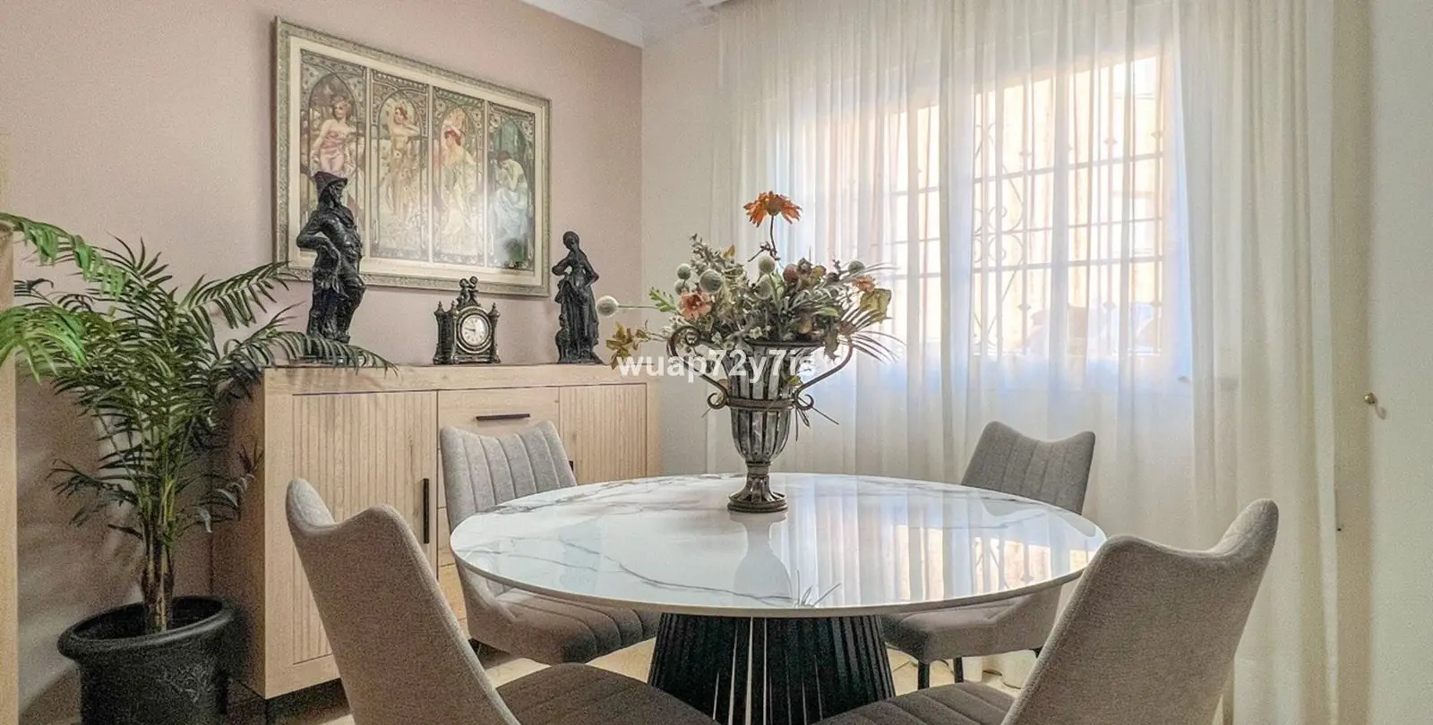 Продажа дома на две семьи в Estepona 8