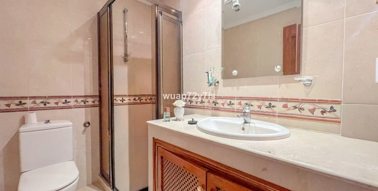 Продажа дома на две семьи в Estepona 17