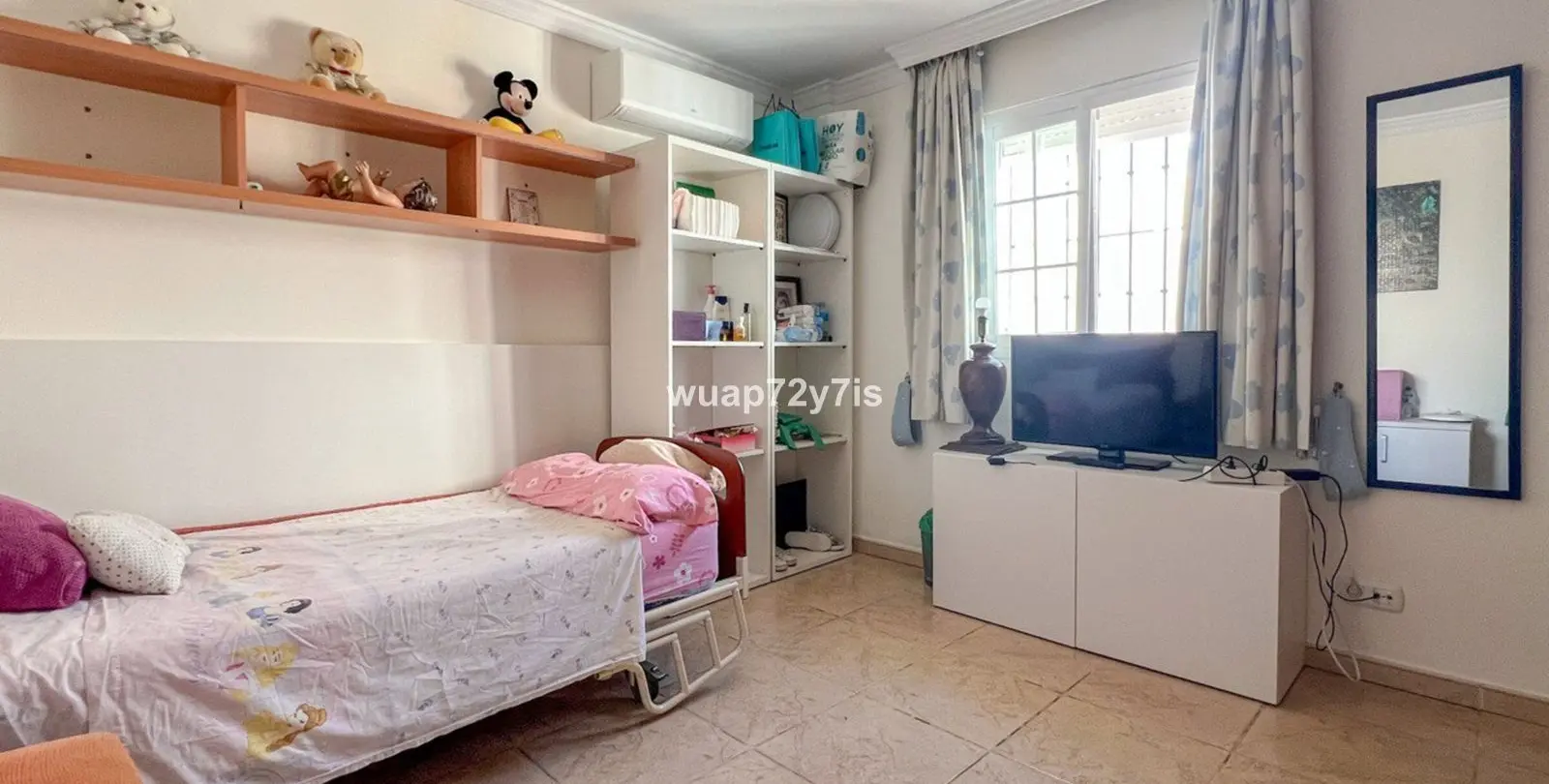 Продажа дома на две семьи в Estepona 18