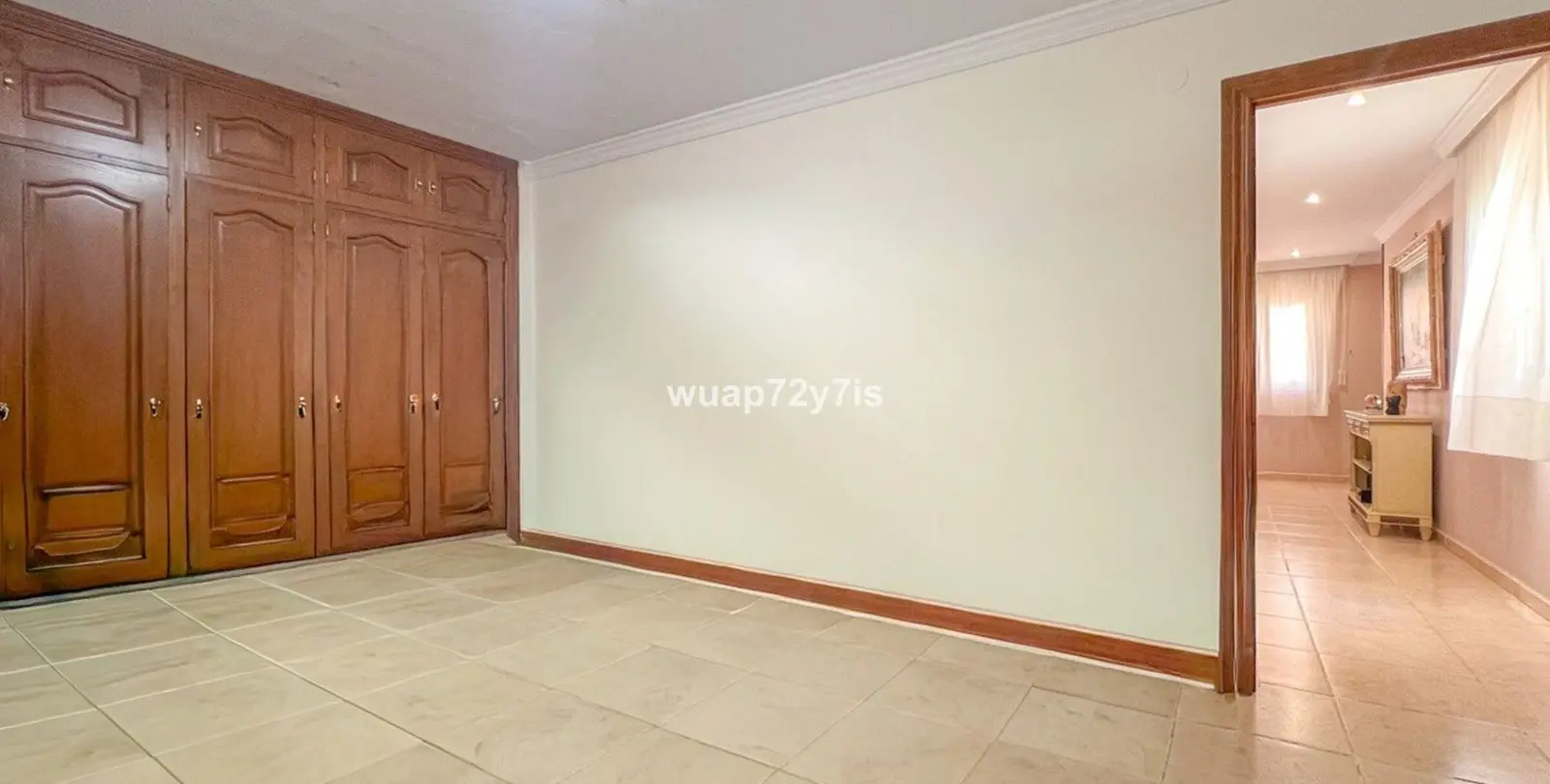 Продажа дома на две семьи в Estepona 26