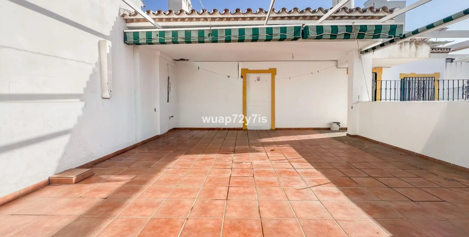 Продажа дома на две семьи в Estepona 31