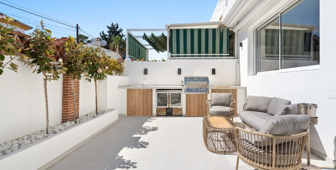 Sale of townhouse in San Pedro de Alcántara 2