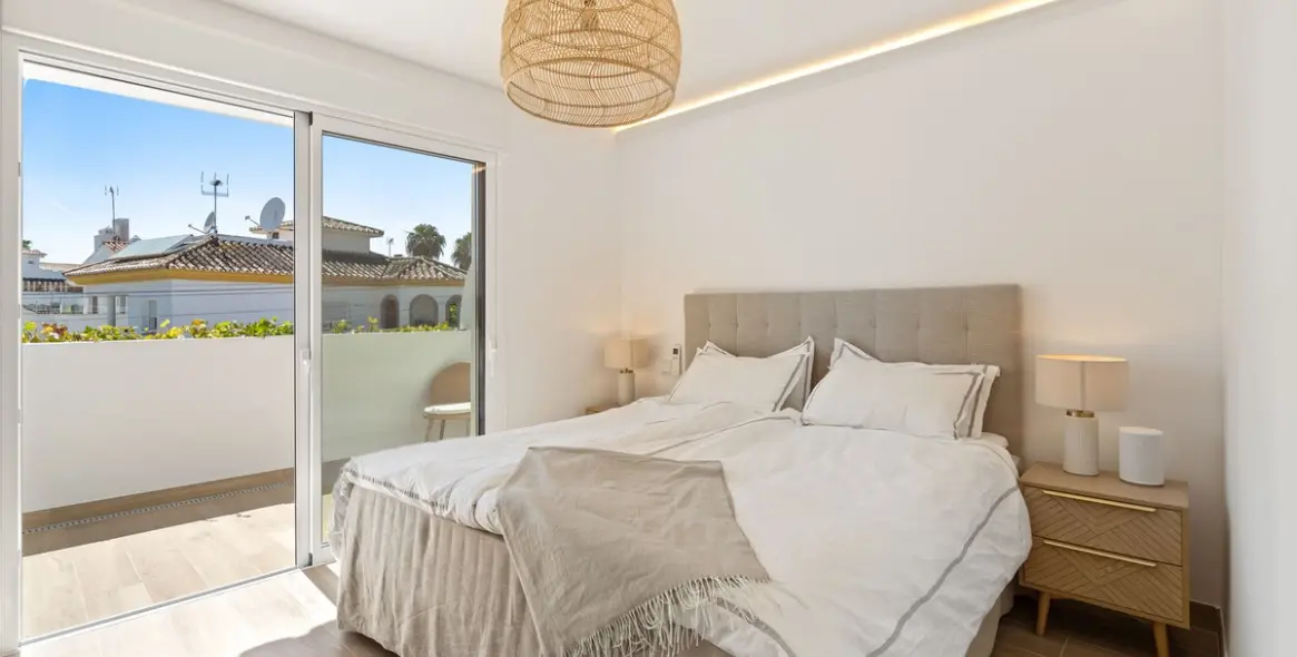 Sale of townhouse in San Pedro de Alcántara 11