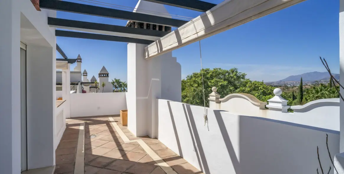 Sale of penthouse duplex in Marbella 1