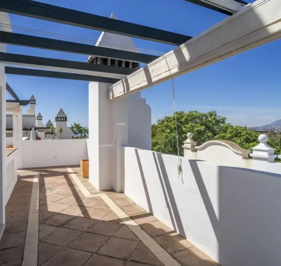 Sale of penthouse duplex in Marbella