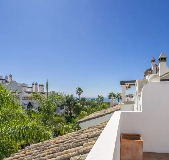 Sale of penthouse duplex in Marbella