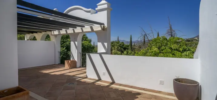 Sale of penthouse duplex in Marbella 2