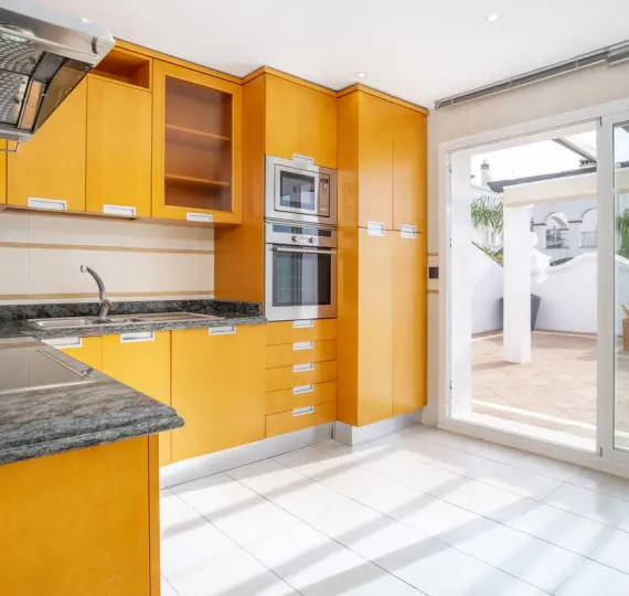 Sale of penthouse duplex in Marbella