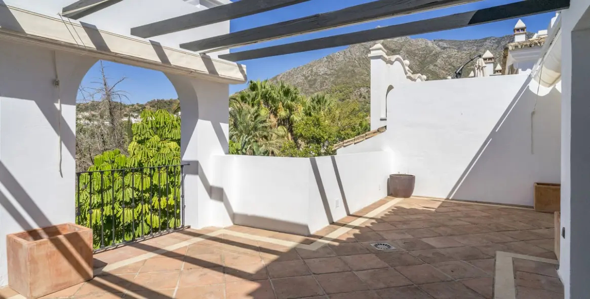 Sale of penthouse duplex in Marbella 8